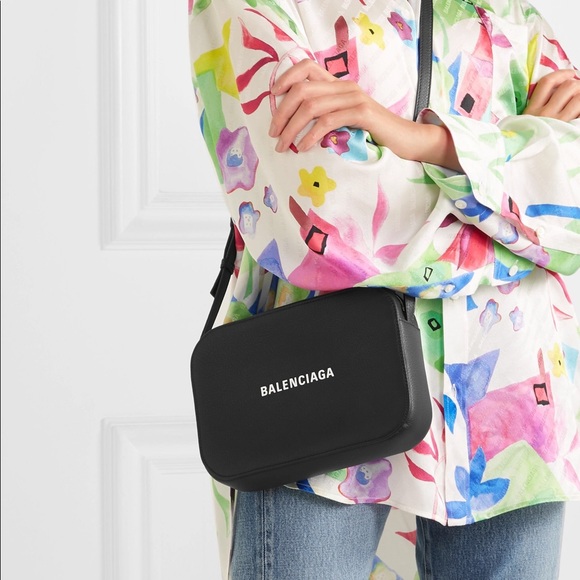 Balenciaga Handbags - Balenciaga S camera bag